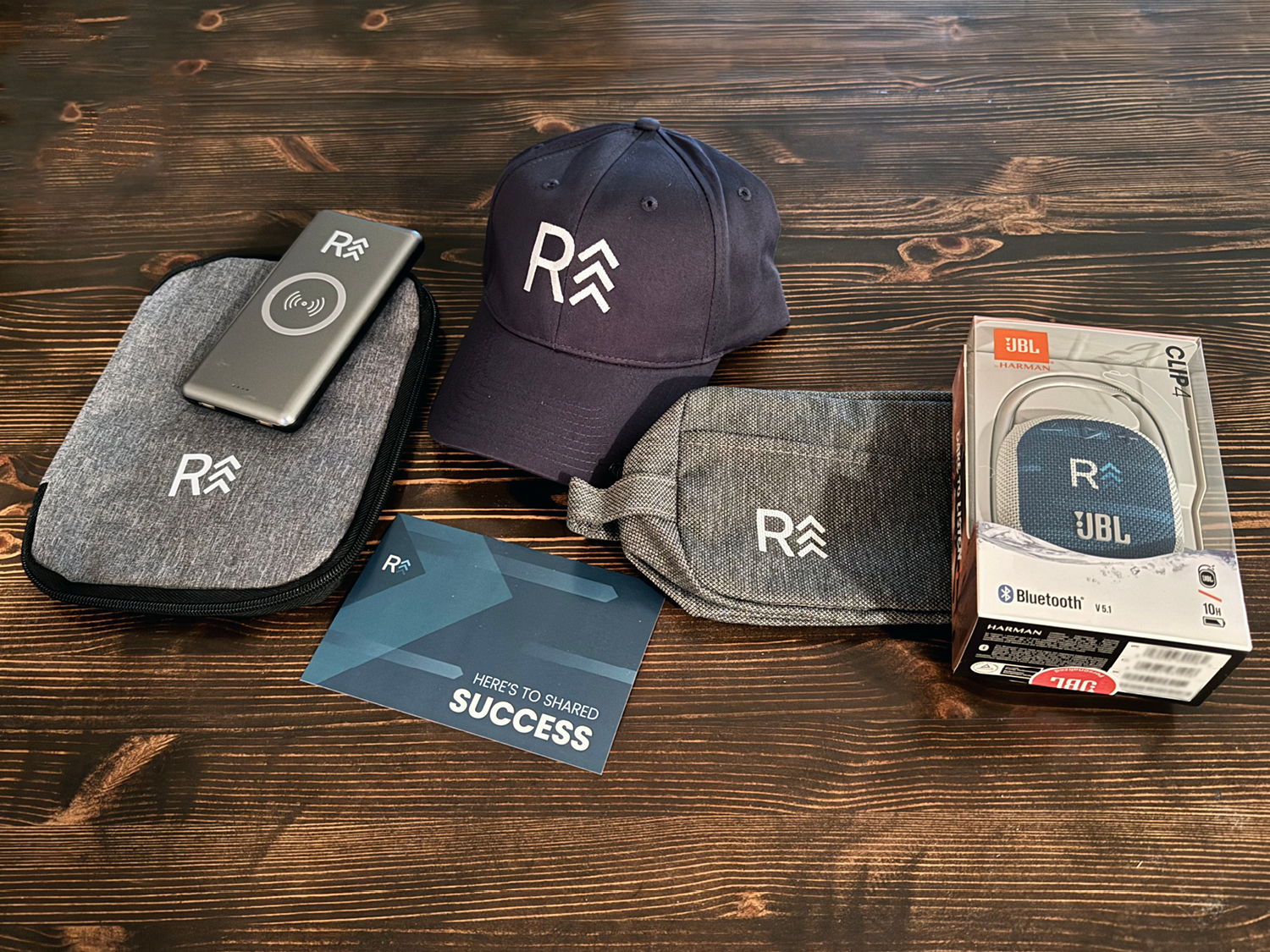 Redox Swag: Tech Organizer, Powerbank, Cap, Card, Dopp Kit, JBL Speaker